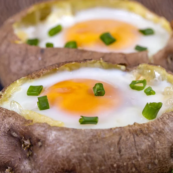 Patatas Horno Rellenas Queso Huevo Cerca — Foto de Stock
