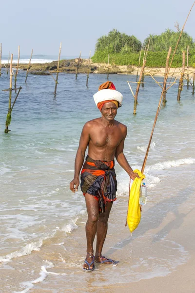 Koggala Sri Lanka November 2014 Unidentified Fisherman Beach Sea Water — Stock Photo, Image