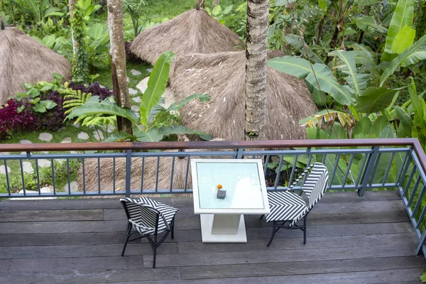 Mesa Sillas Cafetería Vacía Lado Playa Vista Superior Isla Bali —  Fotos de Stock