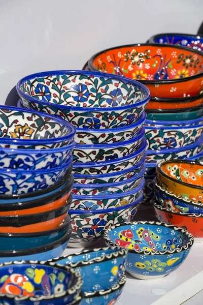 Vendendo Tigelas Coloridas Loja Mercado Árabe Tradicional Mercado Souq Waqif — Fotografia de Stock