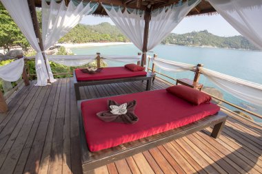 Masaj tablo denize bakan. Spa Masaj Odası sahilde adası Koh Samui, Tayland