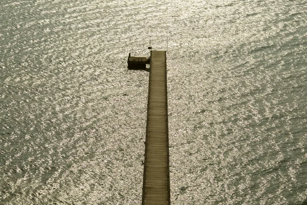 Hermosa Ola Agua Mar Muelle Madera Durante Atardecer Isla Koh — Foto de Stock
