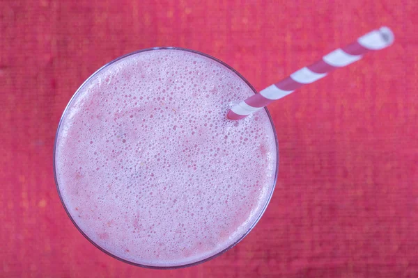 Alimentação Comida Dieta Conceito Vegetariano Vidro Batido Suco Morangos Batido — Fotografia de Stock