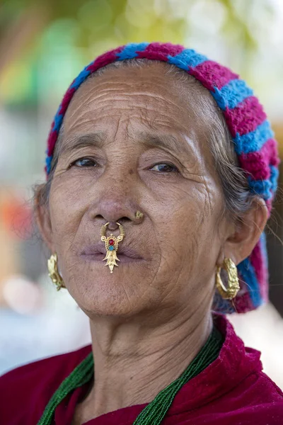 Kathmandu Nepal October 2016 Portrait Old Women Traditional Dress Street — Stock Photo, Image
