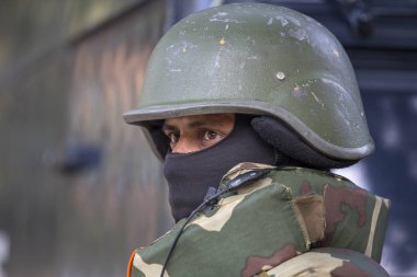 NEW DELHI, Hindistan - 23 HAZİRAN 2017: Hintli muhafız. Askerler yaklaşan Hindistan Cumhuriyet Günü geçit töreninin provalarına katılıyorlar. Yeni Delhi, Hindistan