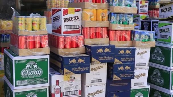 Koh Phangan Tailandia Marzo 2018 Cajas Con Alcohol Bebidas Carbonatadas — Vídeos de Stock