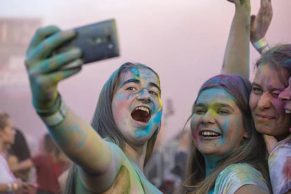 Budapest Ungern Augusti 2017 Okända Flickor Deltagare Kulturella Och Musikfestivalen — Stockfoto