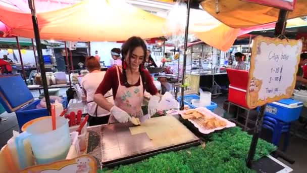 Таїланд Лютого 2018 Вулиці Харчування Приготування Тайському Стилі Десерт Ніч — стокове відео