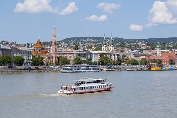 Budapešť Maďarsko Srpna 2017 Budapešti Královský Hrad Složité Trajektem Řeka — Stock fotografie