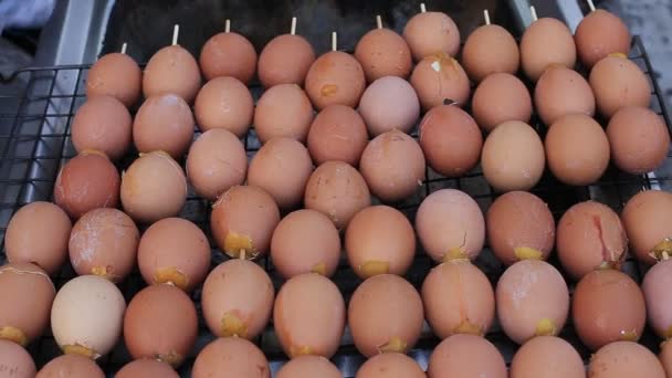 Street Food Thai Vendor Prepares Sells Grill Eggs Stick Night — Stock Video