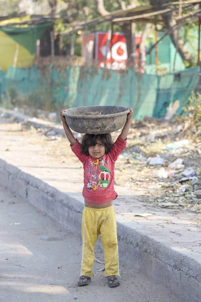 Mandu India Febbraio 2017 Povero Bambino Indiano Non Identificato Strada — Foto Stock