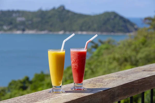 Dois Batidos Orgânicos Frescos Manga Melancia Restaurante Tailandês Praia Perto — Fotografia de Stock