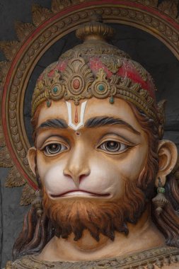 Hindistan, Rishikesh şehir meydanında Hanuman kafasına yakın çekim