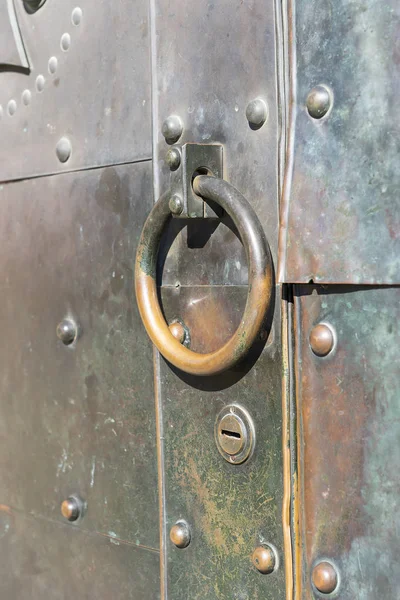 Двері Молоток Стародавні Металеві Двері Тбілісі Грузії Крупним Планом — стокове фото