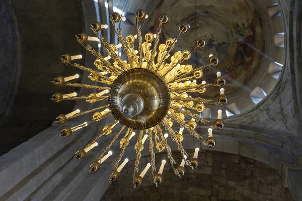 Grand Lustre Bronze Dans Vieille Cathédrale Orthodoxe Gros Plan — Photo