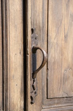 Tiflis, Gürcistan, eski ahşap kapı kapı kolu yakın çekim