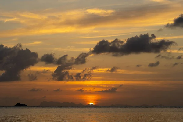 Beautiful Sunset Calm Sea Water Summer Vacation Concept Island Koh — Stock Photo, Image