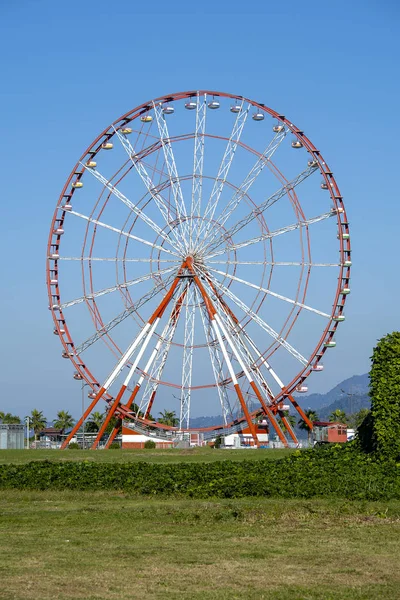 Detalj Ett Pariserhjul Över Blå Himmel Bakgrund — Stockfoto
