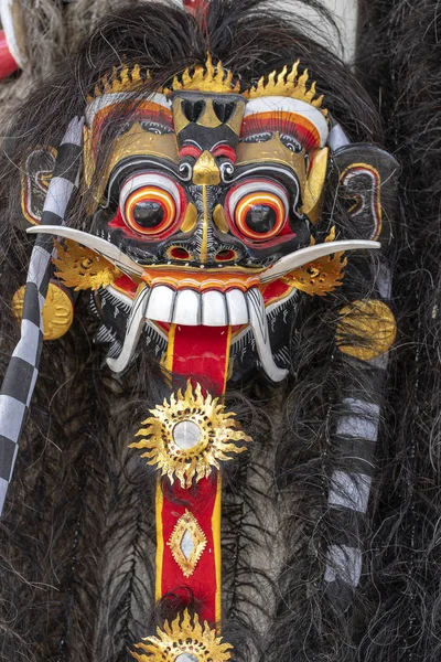 Maschera tradizionale balinese Barong sulla cerimonia di strada in isola di Bali, Indonesia. Primo piano — Foto Stock