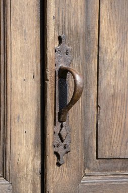 Tiflis, Gürcistan eski ahşap kapı üzerinde kapı düğmesi