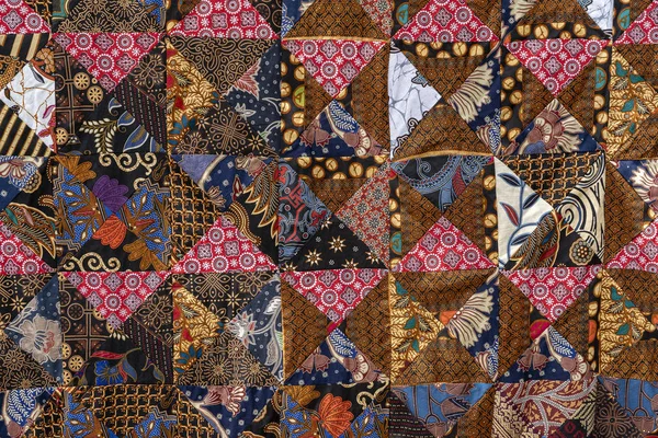 Quilt patchwork détail dans le marché. Île de Bali, Ubud, Indonésie. Gros plan patchwork texture de couverture — Photo