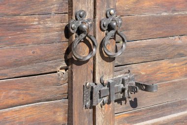 Tiflis, Gürcistan'da antik ahşap kapı kapı tokadı