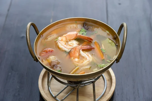 汤姆·亚姆·孔或汤姆·杨, 汤姆·亚姆是泰国典型的辣清汤。泰国的热门美食 — 图库照片