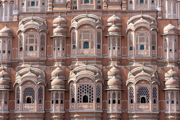 Hawa Mahal, palacio rosado de los vientos en la ciudad vieja Jaipur, Rajasthan, India — Foto de Stock