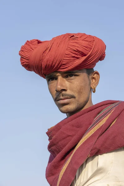 Indisk man under Pushkar Camel Mela, Rajasthan, Indien, närbild porträtt — Stockfoto