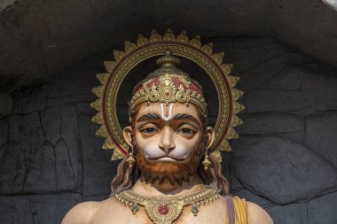 Hanuman heykeli, Ganges Nehri yakınlarında Hindu idol, Rishikesh, Hindistan. Hacılar için kutsal yerler