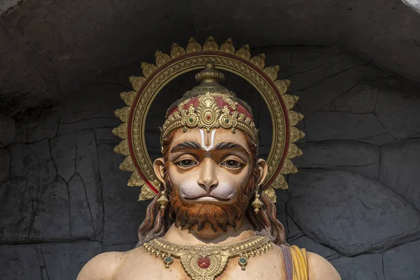 Pomnik Hanuman, hinduski Idol w pobliżu rzeki Ganges, Rishikesh, Indie. Święte miejsca pielgrzymów — Zdjęcie stockowe