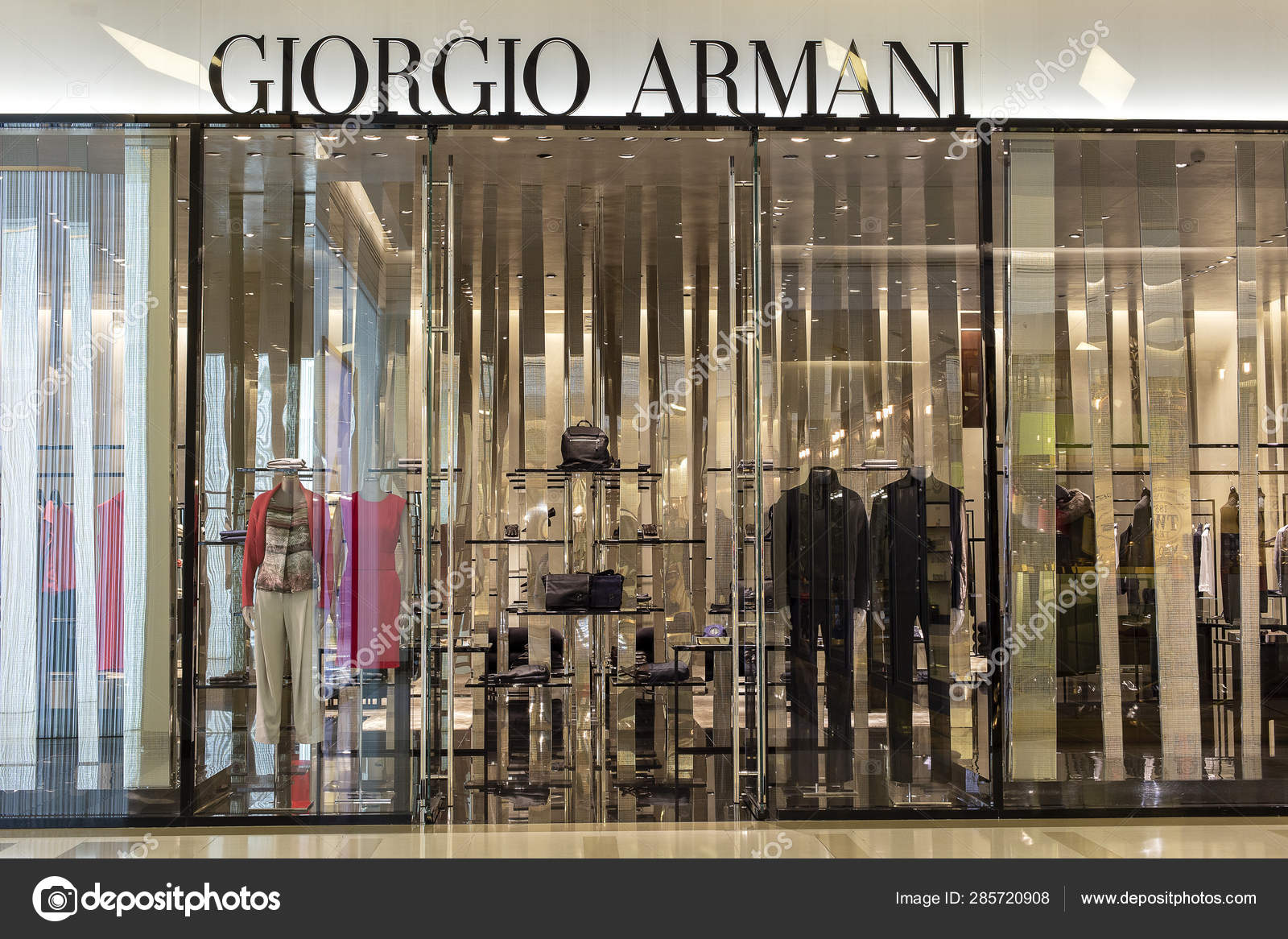 Front view of Giorgio Armani store in Siam Paragon Mall, Bangkok, Thailand  – Stock Editorial Photo © OlegDoroshenko #285720908