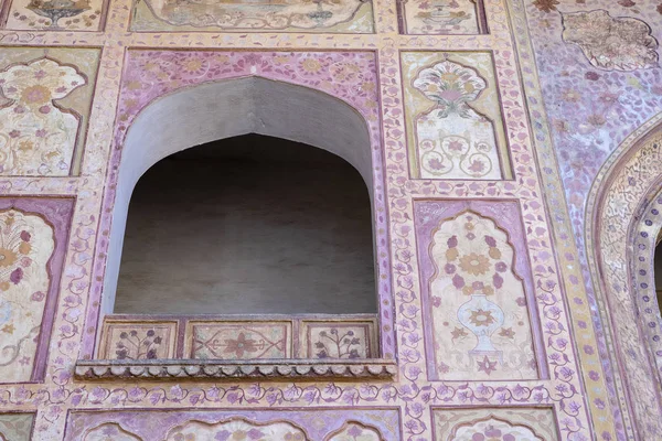 Détail de l'architecture, façade décorée à Udaipur, Rajasthan, Inde — Photo