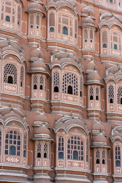 Hawa Mahal, palacio rosado de los vientos en la ciudad vieja Jaipur, Rajasthan, India —  Fotos de Stock