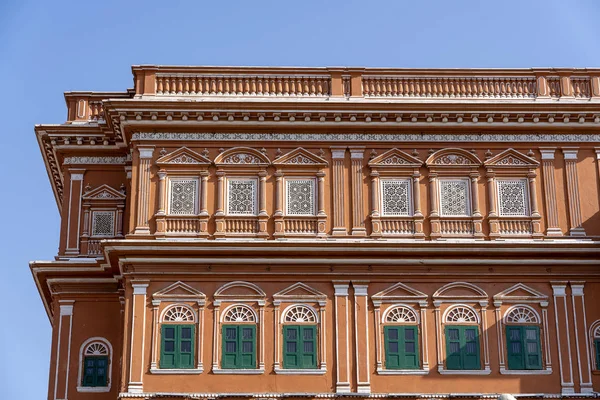 Hawa Mahal, rosa slotten av lindar i den gammala staden Jaipur, Rajasthan, Indien — Stockfoto