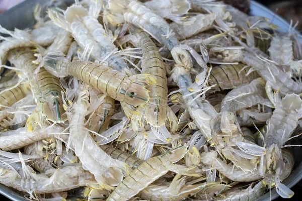 Φρέσκες θαλασσινή γαρίδα στην αγορά του δρόμου στην Ταϊλάνδη. Ελληνική ιδέα. — Φωτογραφία Αρχείου