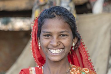 Hint zavallı kız üzerinde zaman Pushkar deve Mela, Rajasthan, Hindistan, portre portre