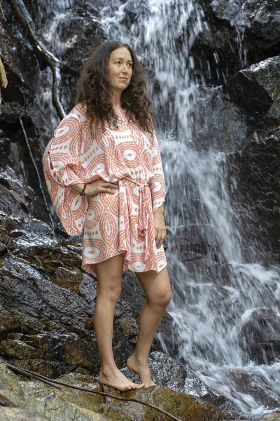 Young woman near waterfall, island Koh Phangan, Thailand — Stock Photo, Image