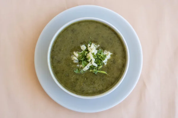 Sopa de creme verde de espinafre, de perto — Fotografia de Stock