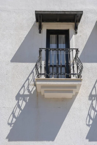 Dekorativer Balkon eines Hauses in der Türkei — Stockfoto