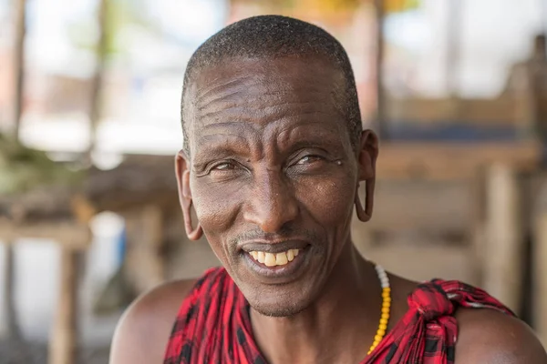 Zanzibar Tanzânia Outubro 2019 Homem Africano Masai Vestido Com Roupas — Fotografia de Stock