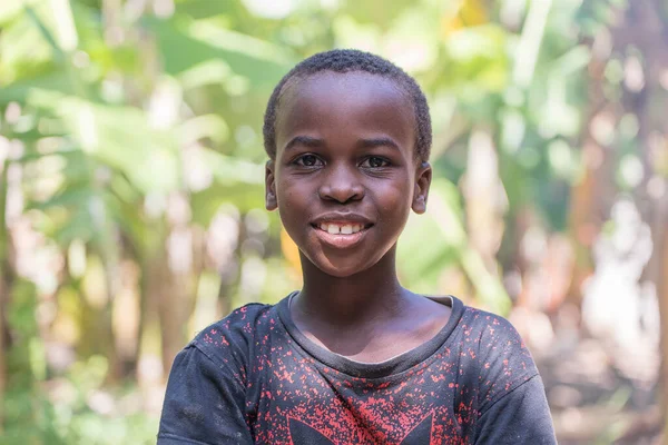 Zanzíbar Tanzania Noviembre 2019 Niño Feliz Africano Desconocido Una Calle —  Fotos de Stock