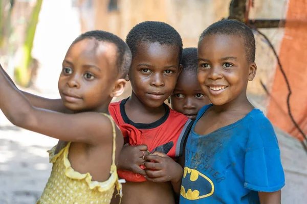 Zanzibar Tanzania Novembre 2019 Bambini Africani Sconosciuti Una Strada Dell — Foto Stock