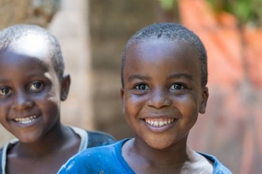 Zanzibar, Tanzanya - 16 Kasım 2019: Zanzibar Adası, Tanzanya, Doğu Afrika 'da bilinmeyen Afrikalı çocuklar