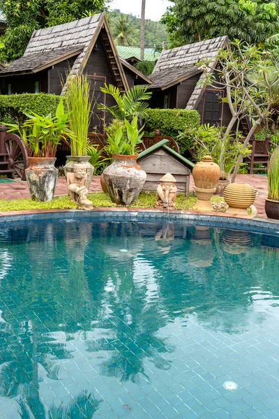 Schwimmbad Einem Tropischen Garten Thailand Nahaufnahme — Stockfoto