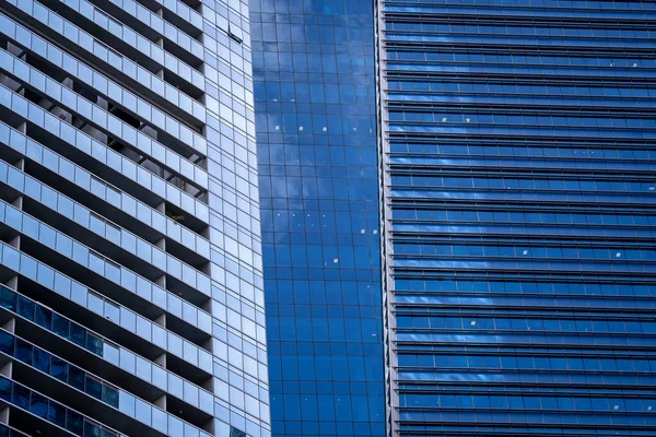 Hohe Gläserne Wolkenkratzer Auf Den Straßen Singapurs Bürofenster Hintergrund Nahaufnahme — Stockfoto