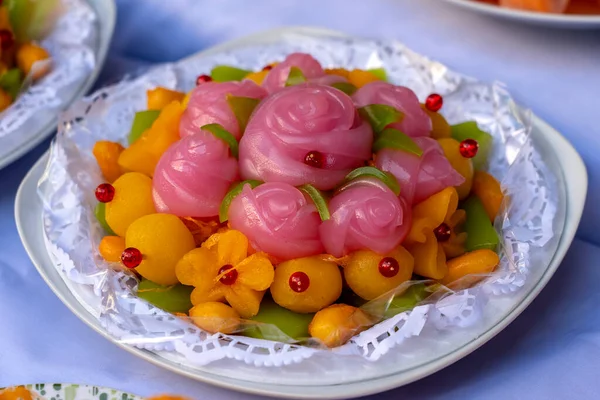 Thaise Zoete Taart Thaise Traditionele Dessert Roze Roos Bloemen Vorm — Stockfoto