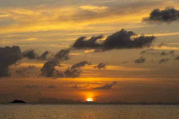 Beautiful Sunset Calm Sea Water Summer Vacation Concept Island Koh — Stock Photo, Image