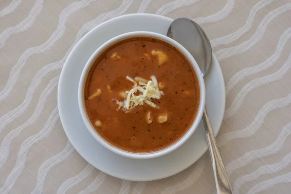 Sopa Tomate Vermelho Com Queijo Close Vista Superior — Fotografia de Stock