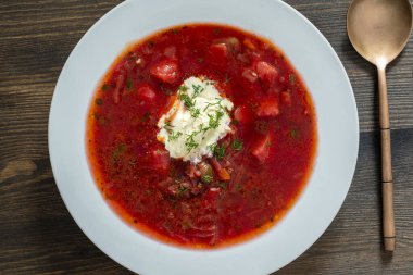 Ukrayna ve Rusya ulusal kırmızı borsch 'u. Pancar çorbası Ukrayna 'da ulusal bir yemektir.